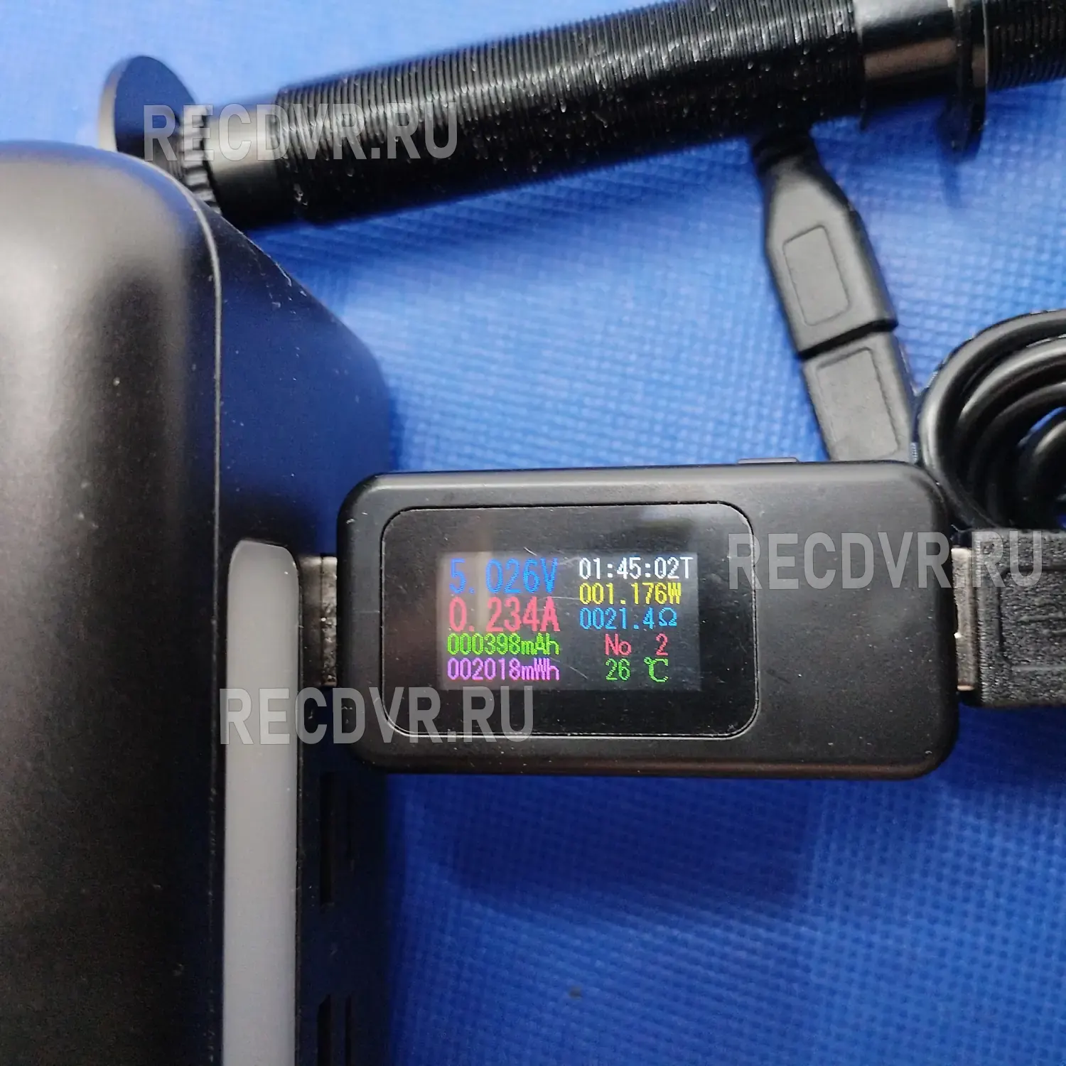 Показания USB тестера при подключенном видеоглазке Показания USB тестера при подключенном видеоглазке